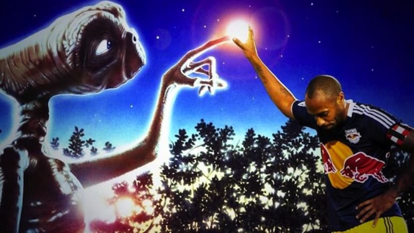 Thierry Henry "Henrying" with ET