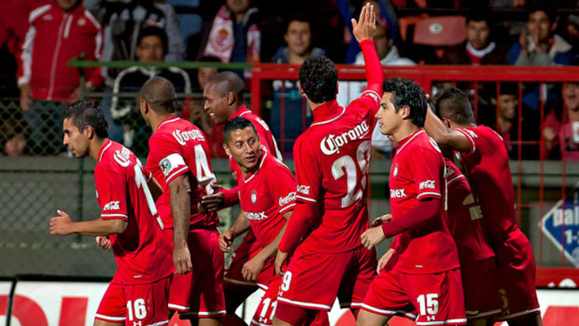 Toluca celebrate goal
