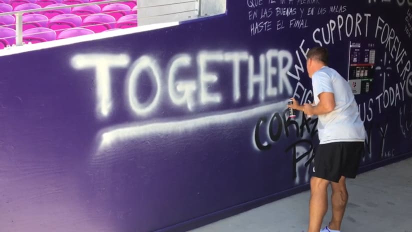 Orlando City SC - Jason Kreis adds to fan art in players' tunnel