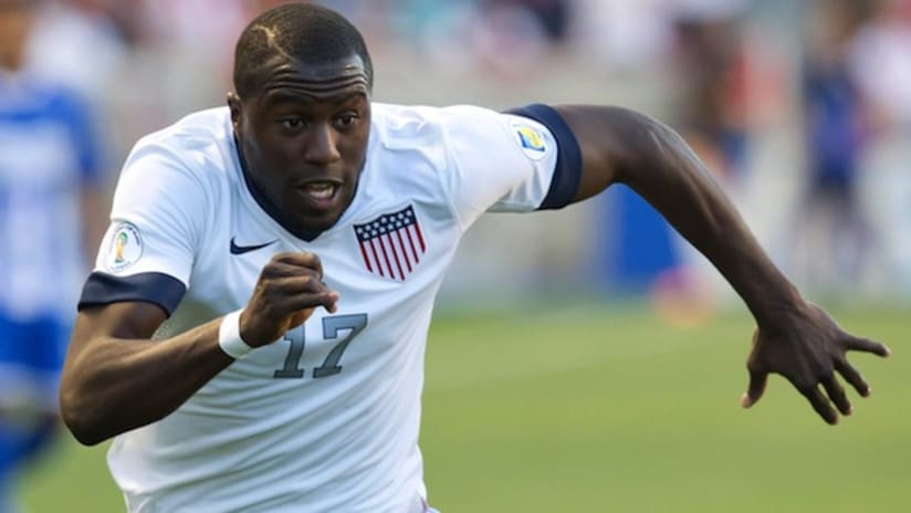 Jozy Altidore goes after a loose ball