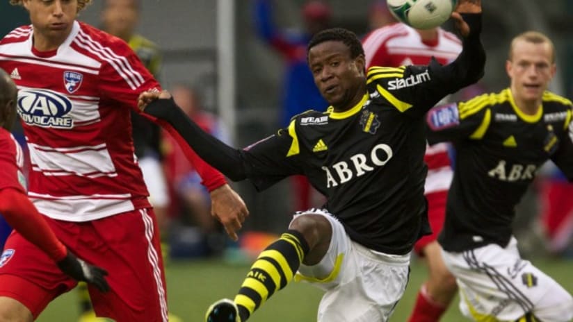 Kennedy Igboananike playing for AIK