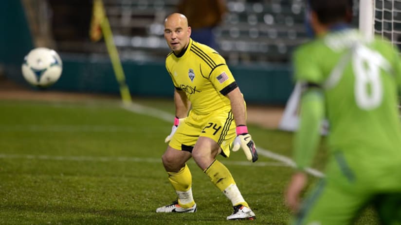 Marcus Hahnemann in action for Seattle at the Desert Diamond Cup