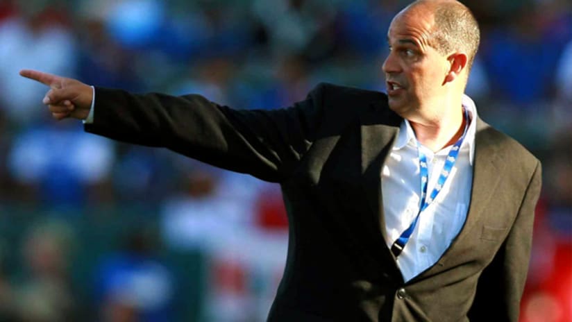 Canada head coach Stephen Hart shouts out directions during a 2009 Gold Cup match.