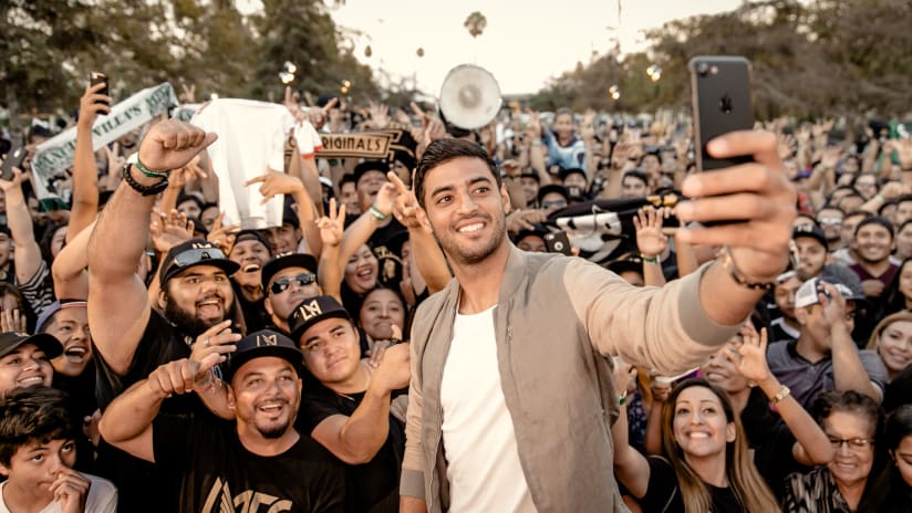Carlos Vela - takes a selfie with LAFC fans at his introduction