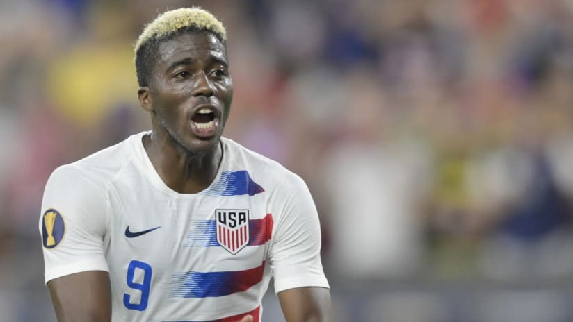 Gyasi Zardes - USMNT - clapping and yelling