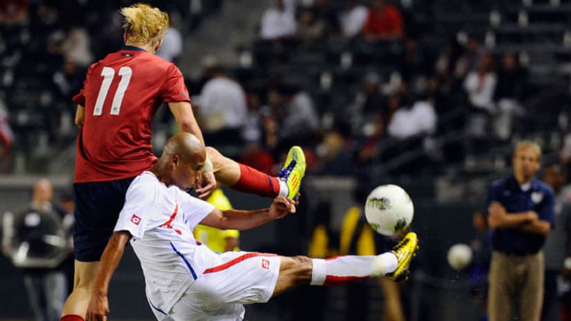 Brek Shea challenges a Costa Rican defender, September 2, 2011.
