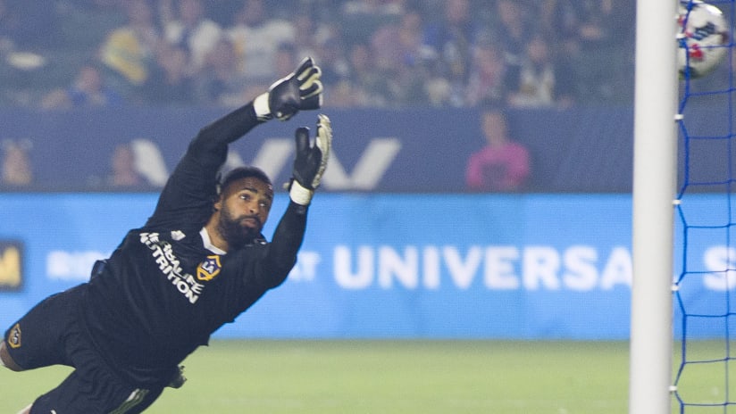 Clement Diop - LA Galaxy - diving - watching goal go in