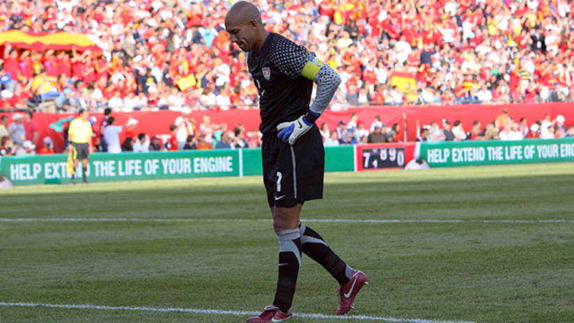 Tim Howard laments a goal for Spain during the United States' 4-0 loss on Saturday.