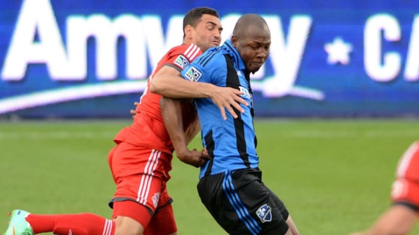 Nelson Rivas and Gilberto in an Amway Canadian Championship match