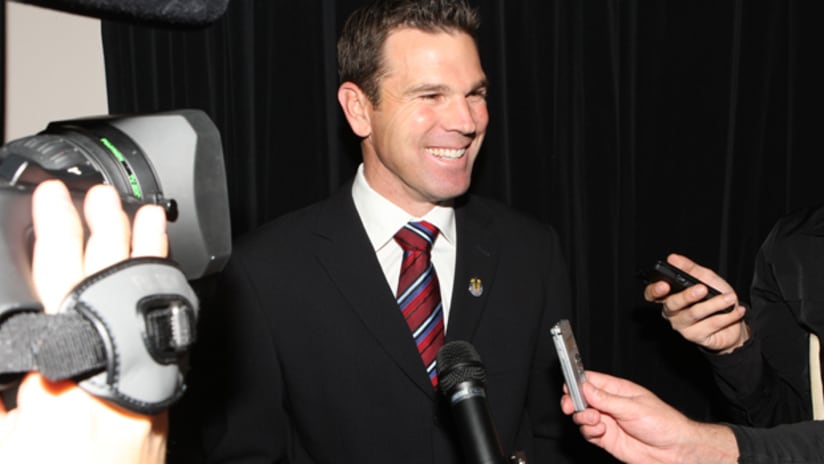 Greg Vanney will join the Chivas USA coaching staff as Robin Fraser's assistant.