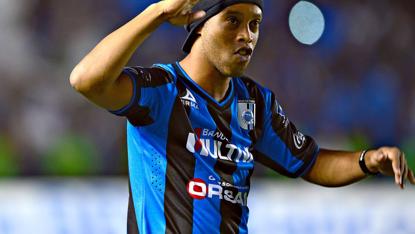 Ronaldinho, Querétaro