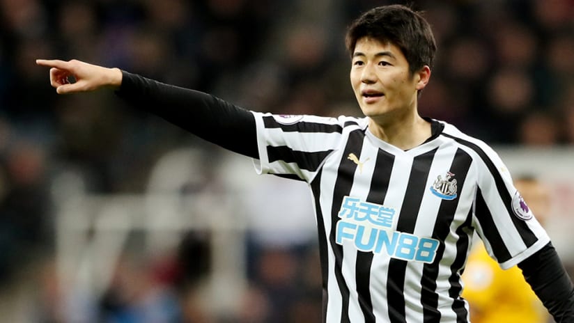 Ki Sung-yueng - Newcastle United - pointing