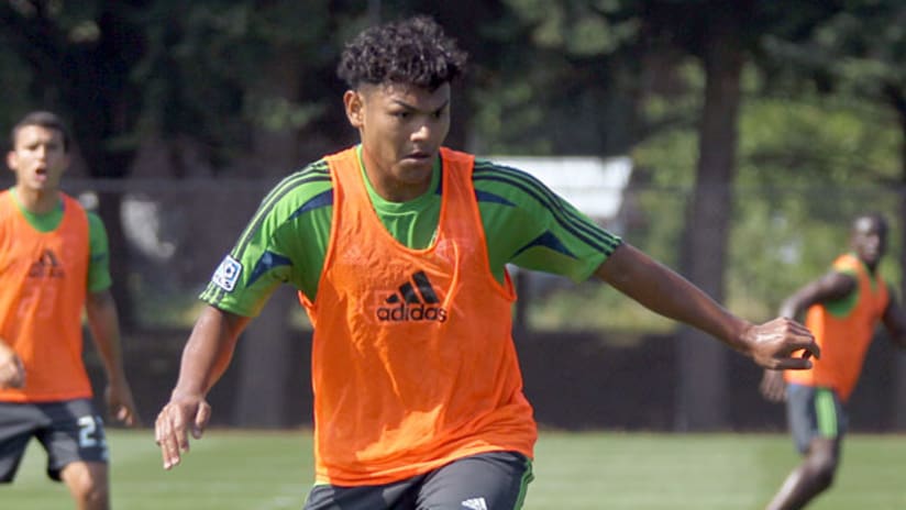 Mario Martinez trains for the first time with Seattle