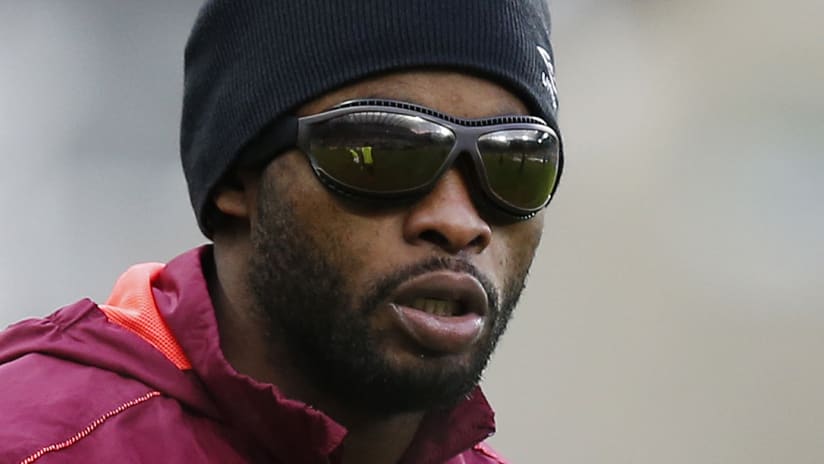 Alex Song - close-up - training