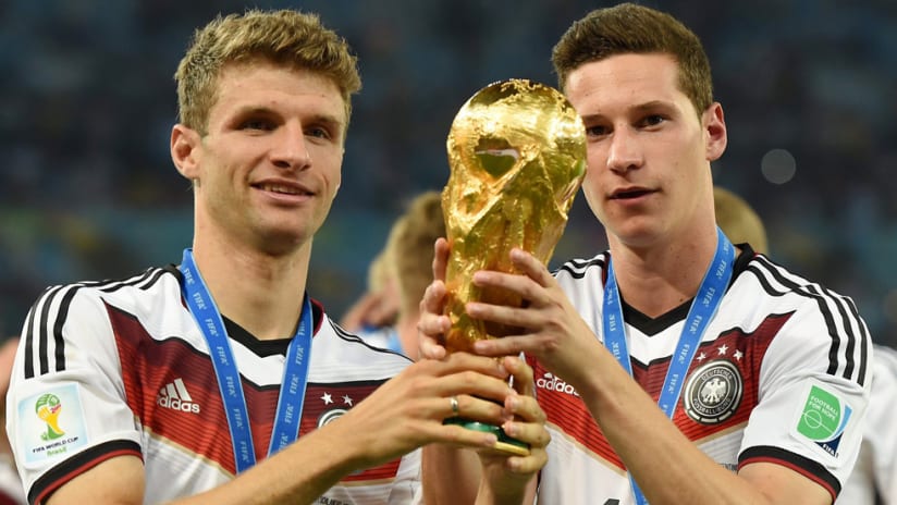 Thomas Muller - Julian Draxler - Germany - World Cup trophy