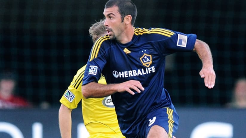 Jovan Kirovski signed a one-year contract with the Galaxy.