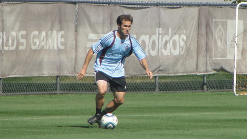 Former Dynamo forward Brian Mullan began training with the Colorado Rapids this week.