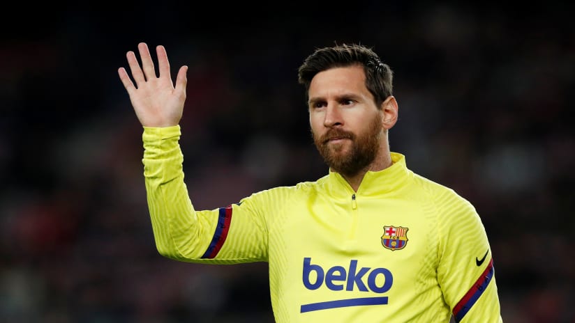Lionel Messi wave