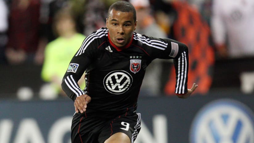 Charlie Davies streaks down the field for D.C. United.