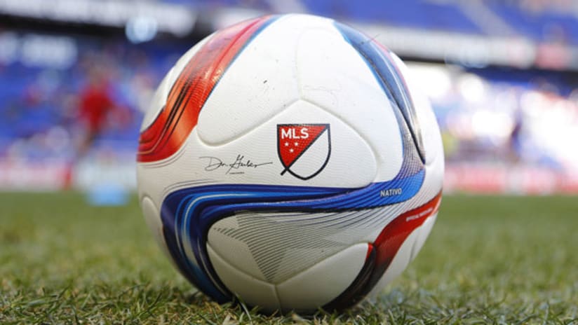MLS match ball in 2015: adidas Nativo
