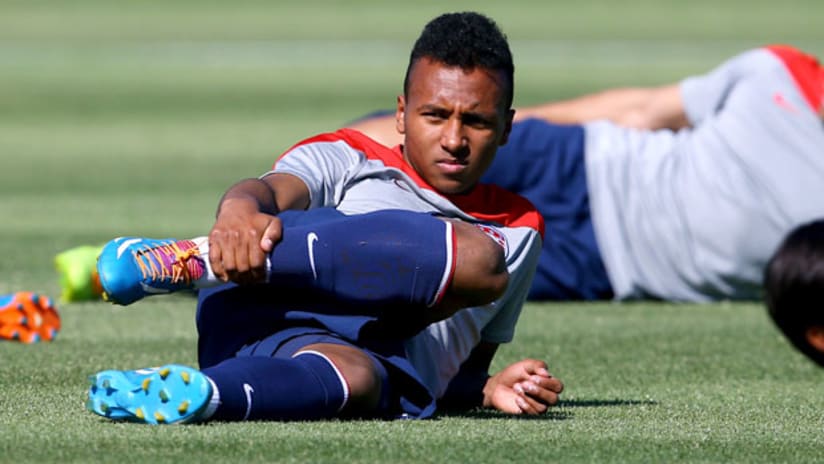 Julian Green stretches in USMNT practice