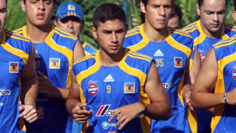 Victor Garza training with Tigres UANL