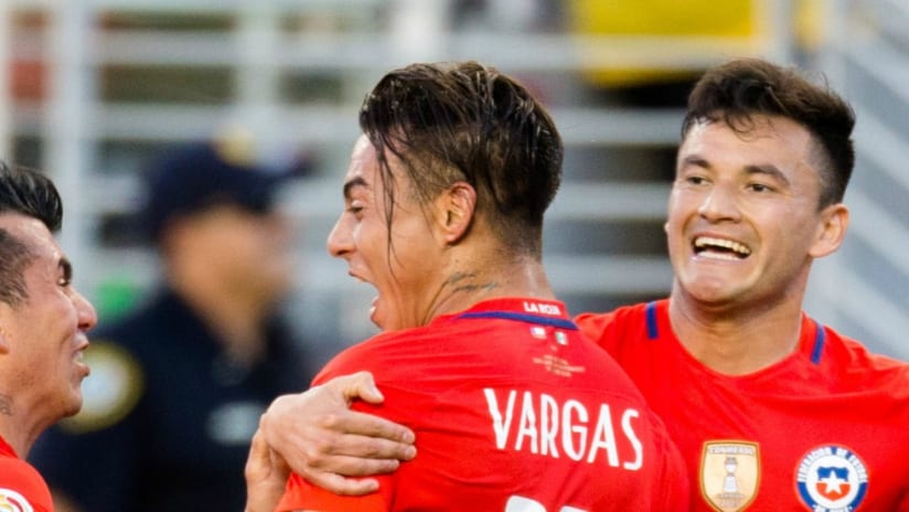 Eduardo Vargas - Chile - Copa America - Celebrate goal