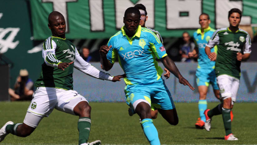Eddie Johnson and Hanyer Mosquera in Cascadia Cup clash