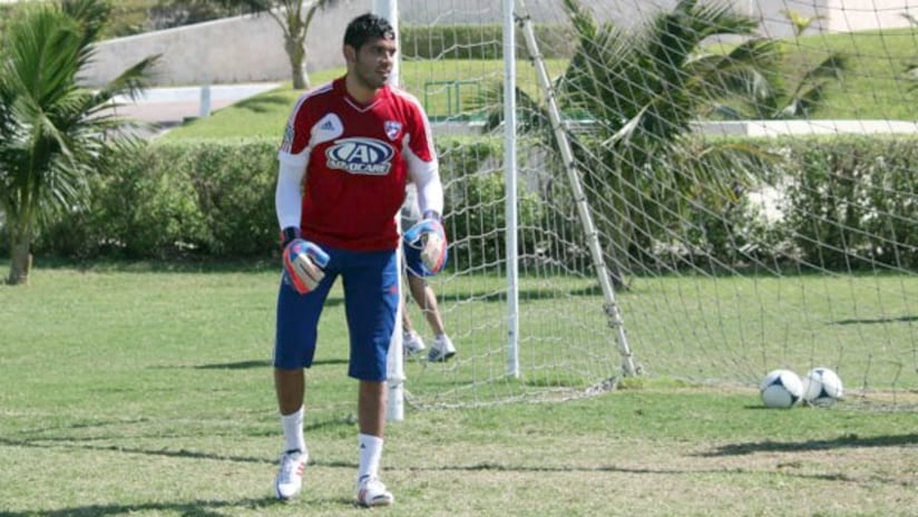 Raul Fernandez in FC Dallas training