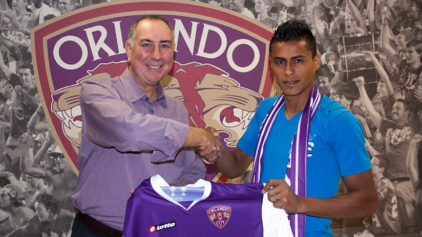 Darwin Cerén with El Salvador, new Orlando City SC signing