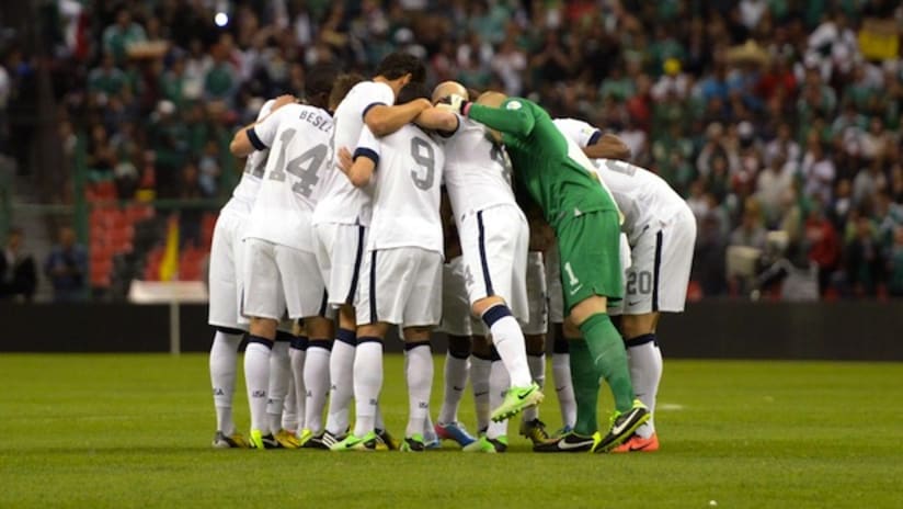 USMNT players huddle prior to their game against Mexico