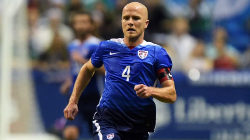 Michael Bradley with the captain's armband against Mexico (April 15, 2015)