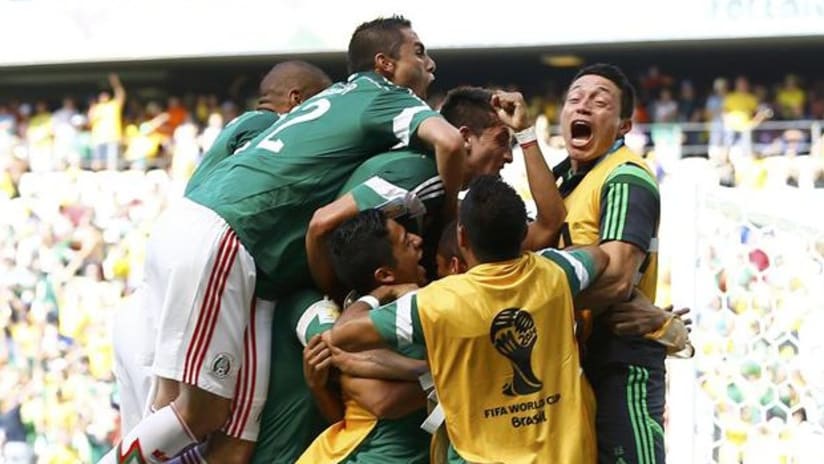 Mexico celebrate Giovani dos Santos' goal vs Netherlands