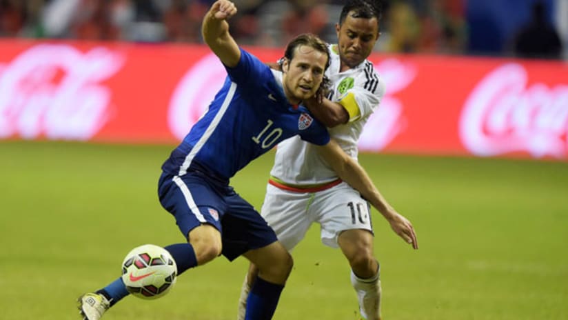 Mix Diskerud in action against Mexico in San Antonio (April 15, 2015)
