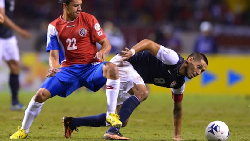 Clint Dempsey stumbles against Costa Rica