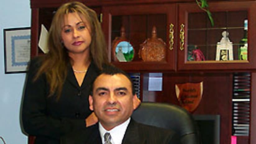 Brenda Zelaya y Jorge Vazquez son los expertos en el area de negocios de C.L.A.S.S.