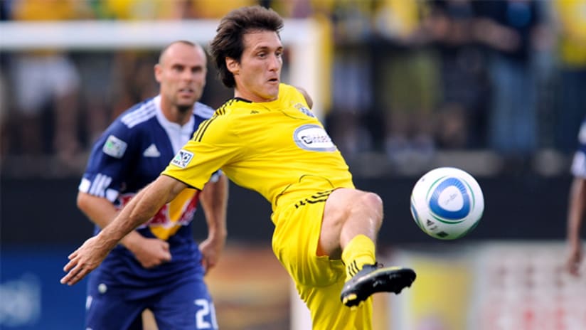 New York couldn't contain Schelotto as he led Columbus to a 2-0 victory.