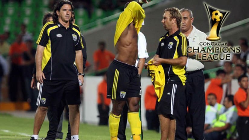 Emiliano Renteria's infamous shirt without a number caused controversy in Torreón on Tuesday.