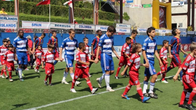 FC Dallas U-18s can advance to the knock-out rounds of the Dallas Cup tournament