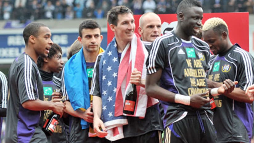 Sacha Kljestan celebrates Anderlecht's title