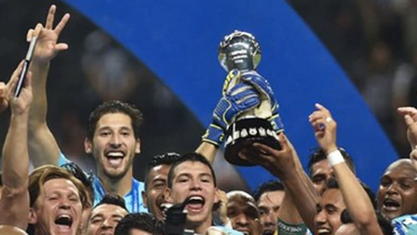 Omar Gonzalez celebrates Liga MX title