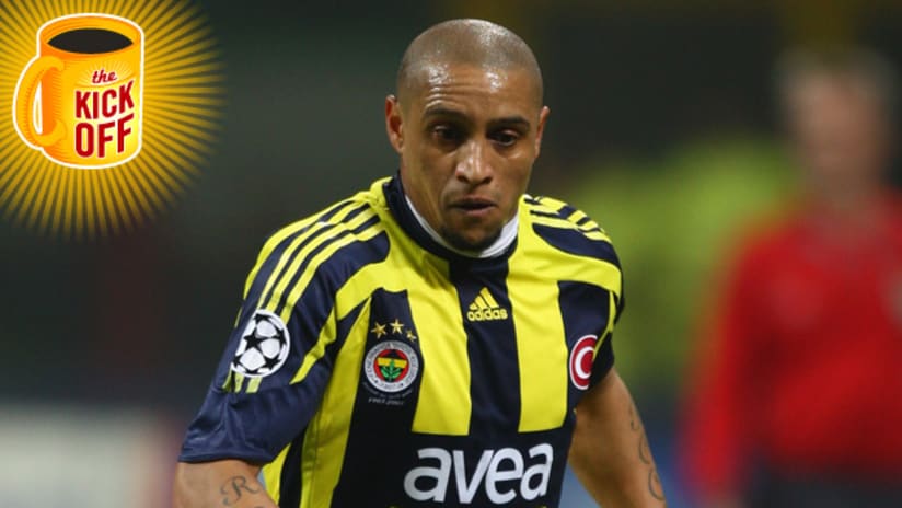 Reports in Brazil say that the LA Galaxy have made an approach to sign star left back Roberto Carlos