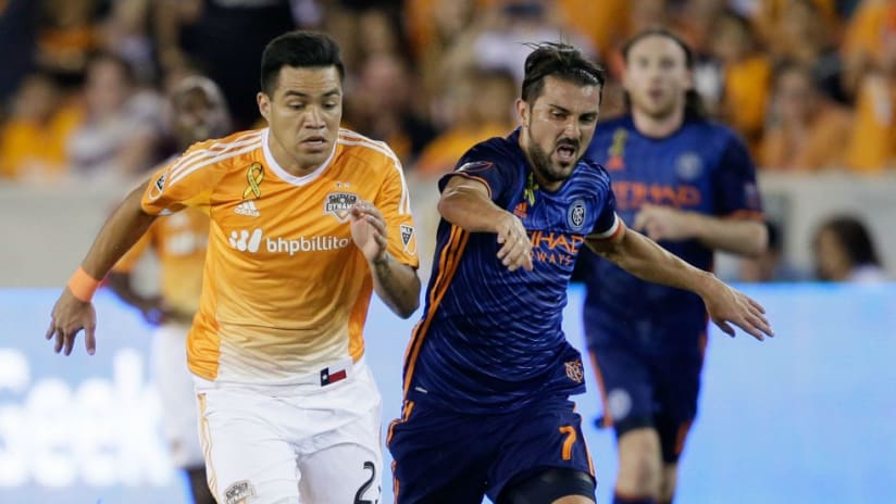 Jose Escalante - Houston Dynamo - against David Villa