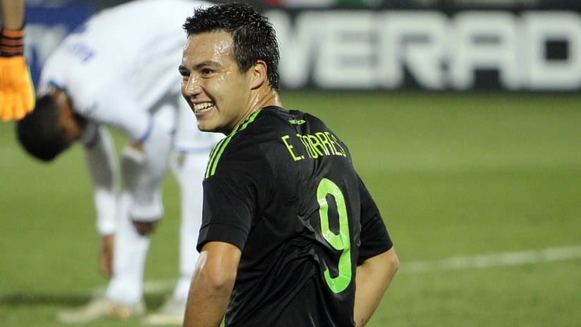 Erick "Cubo" Torres - Mexico - kneeling