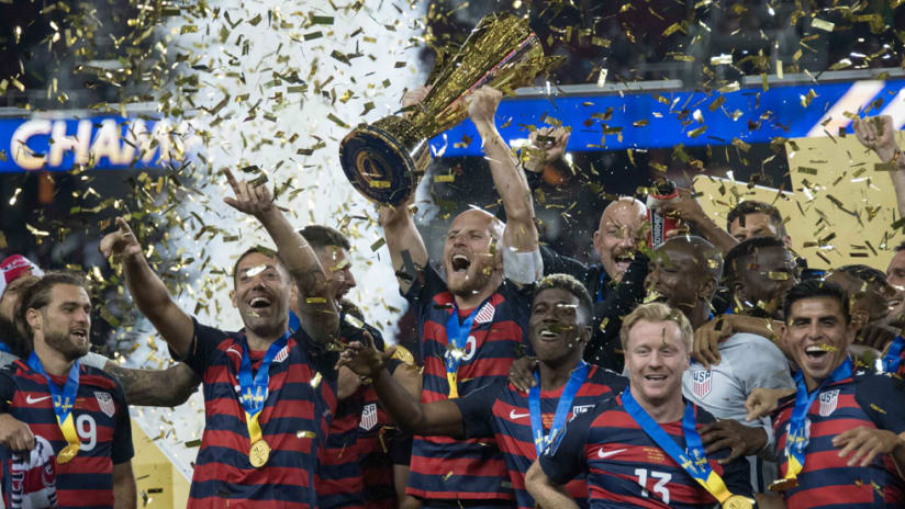 2017 Gold Cup trophy lift - US national team - USMNT - Michael Bradley