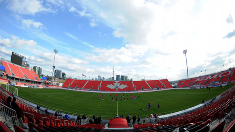The Rapids and FC Dallas pracitced under sunny skies at BMO Field.