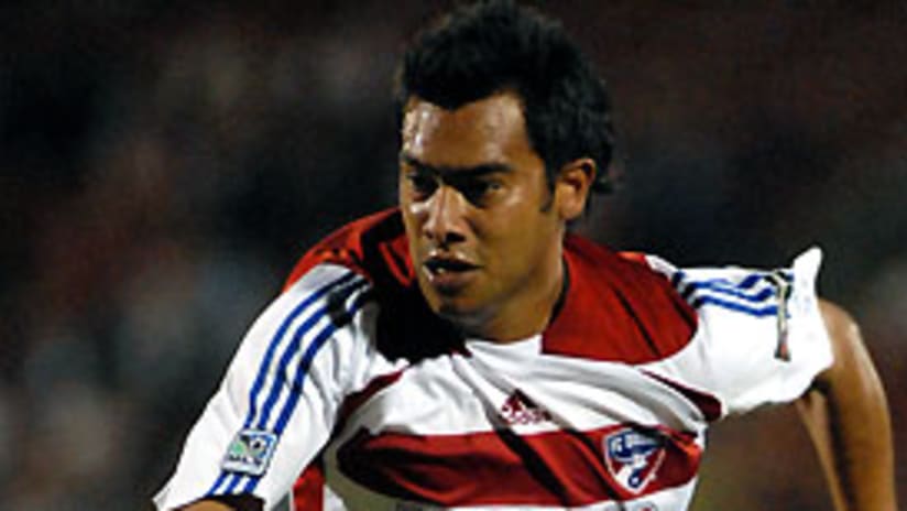 Carlos Ruiz saved a point for FC Dallas with a goal deep in stoppage time.
