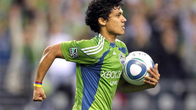 Fredy Montero scored two goals to lead Seattle past Chicago, 2-1.