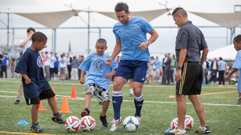 Frank Lampard trains with kids at NYCFC event