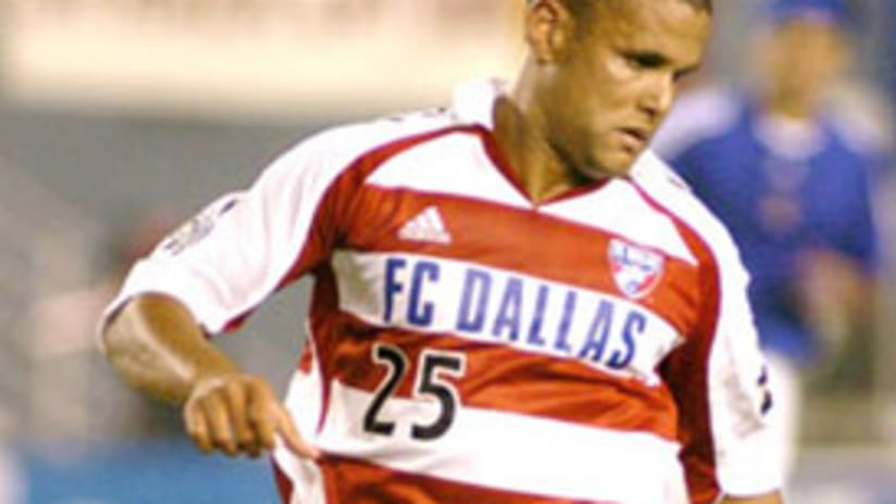 Abe Thompson anoto el gol  para que FC Dallas venciera a Chivas USA.